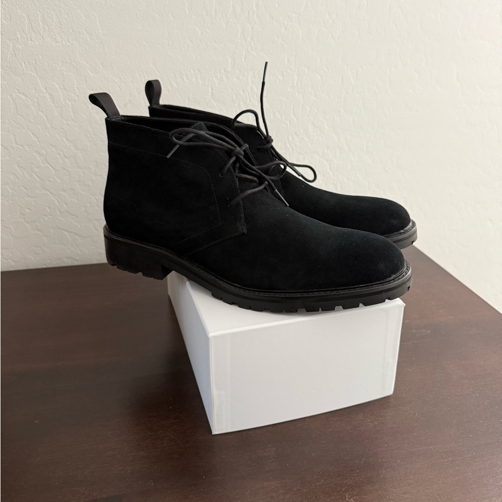 Men’s NWOT Calvin Klein Ultan Suede Black Chukka Boots - 11.5